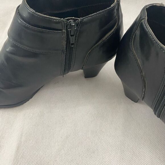 Covington‎ 7.5 black western style ankle boots zip up - Picture 6 of 9